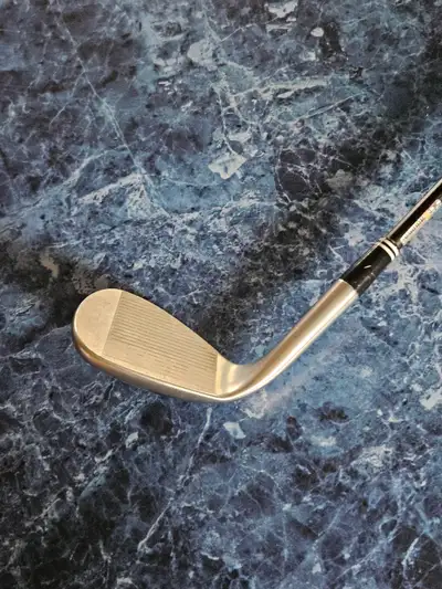 Cleveland RH golf club . Zip Core recoil dart CBX4 . Very Good . 56 degree . WINswing A0FAR GX-6F Pr...