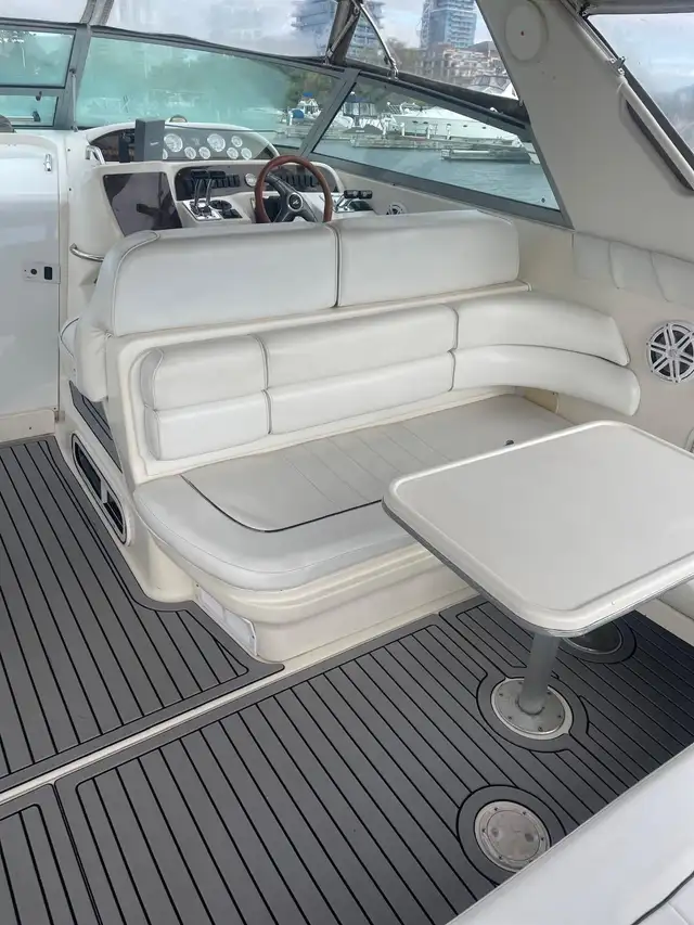 1996 SEA RAY SUNDANCER 330 in Powerboats & Motorboats in City of Toronto - Image 3