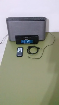 SONY FM/AM Clock Radio iPod / iPhone with remote