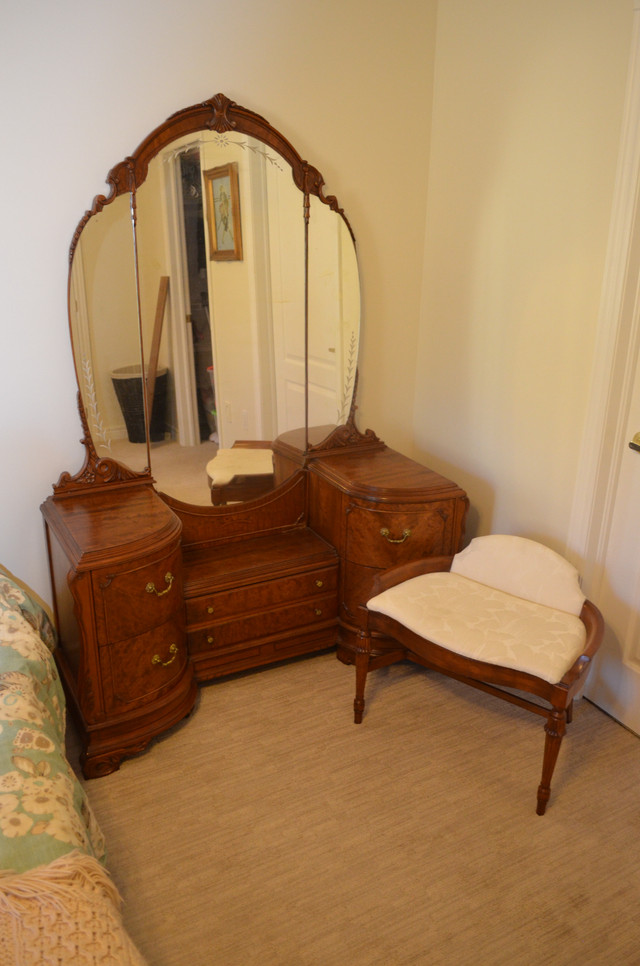 Stunning Antique Rosewood Ladies Dressing Table w Bench in Dressers & Wardrobes in Peterborough