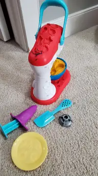 Play-doh kitchen mixer