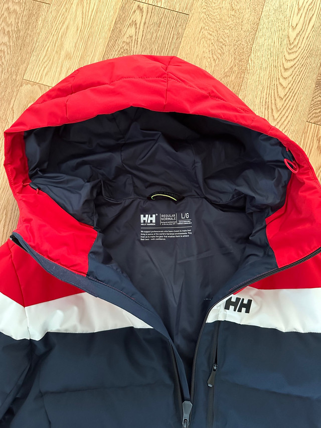 Helly Hansen men ski jacket in Ski in City of Toronto - Image 2