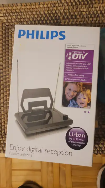 New in box vhf/uhf/hdtv TV antenna, View more