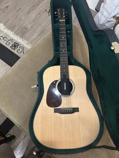 Beautiful lefty Martin D16 E Bought new from L&M in 2022, has a few scratches in the finish on the b...