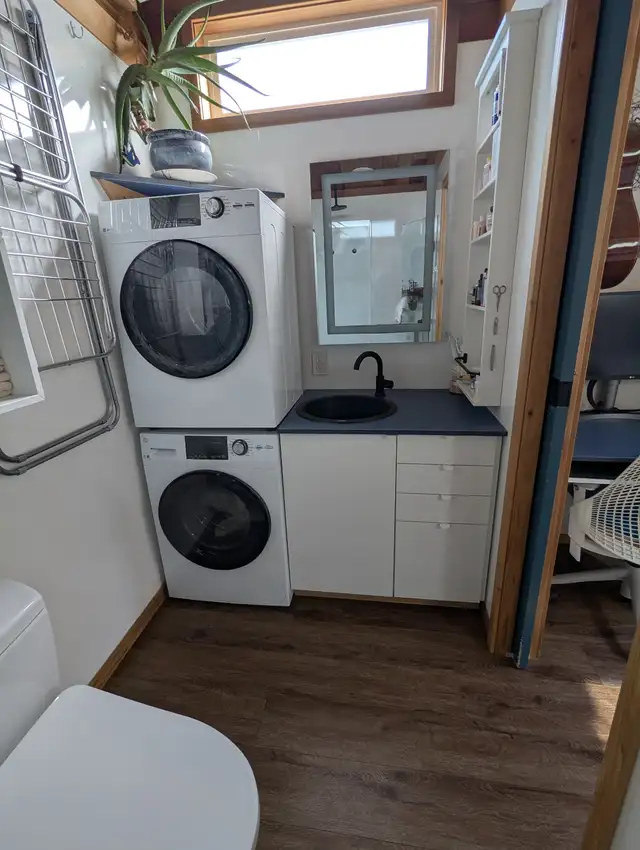 Custom high end tiny house (owner financed) in Houses for Sale in Nanaimo - Image 8