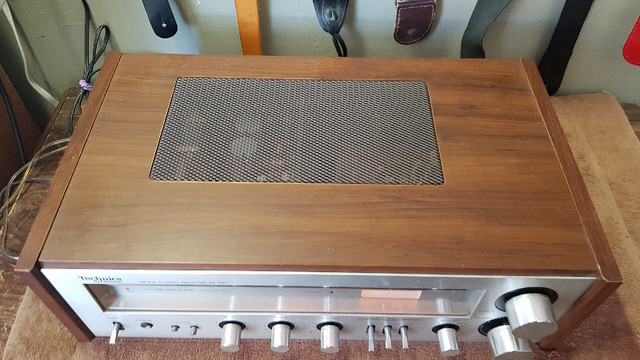 Technics SA 200 Receiver in Stereo Systems & Home Theatre in Belleville - Image 2
