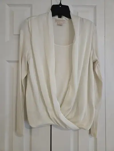 Size M white top, View more