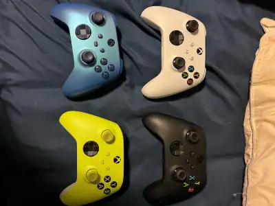 4 xbox series x controllers (stick drift), View more
