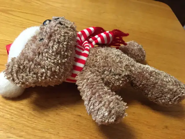 Sears exclusive Christmas Kringle 2000 Plush Bear 6" in Toys & Games in Kitchener / Waterloo - Image 5