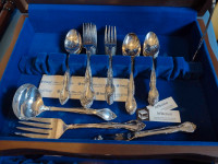 Oneida Flatware - Affection pattern  40 pieces with chest
