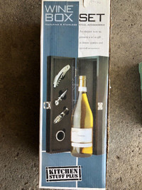 Wine Box Set - 4 Stainless Steel Accessories. NEW