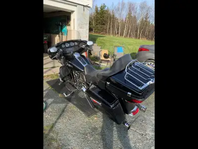 2014 Ultra purchased new in 2015 from dealer, stored inside heated garage attached to house, SYNTHET...