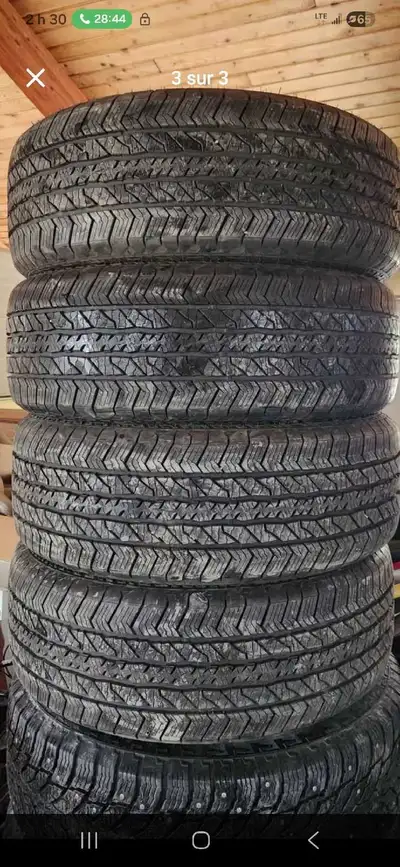 Hankook Dynapro AT2 115T pratiquement Neuf étais sur mon F-150 Neuf, Que j'ai remplacé les pneus par...