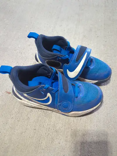 Free kids running shoes, View more