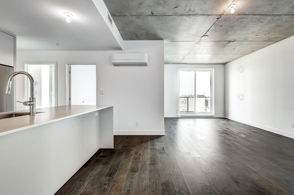 3 bedrooms 2 bathroom 1 garage 1 locker condo for rent $2995/mon — photo 2