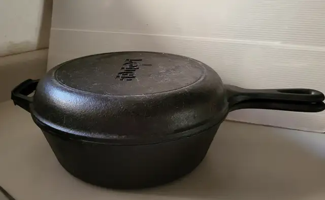 Vintage Lodge Cast Iron Dutch Oven Deep Fry Pan Combo - 3 - 8CF in Kitchen & Dining Wares in Oshawa / Durham Region - Image 3