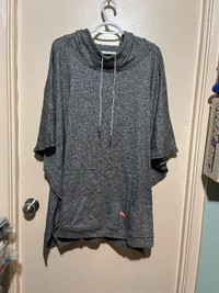 BNWT PENNINGTON NOLA ACTIVEWEAR HOODED PONCHO