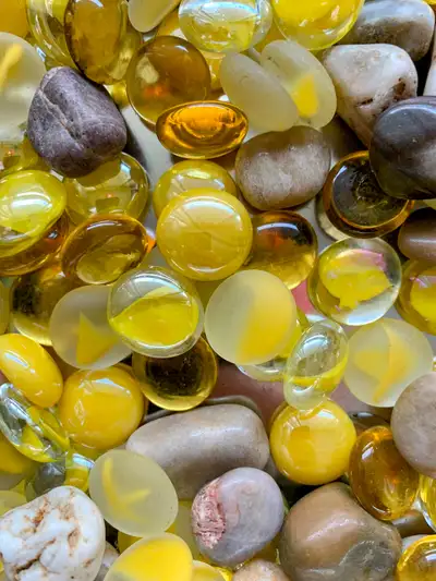 Decorative Mixed Glass & Natural Pebbles – Ready-to-Use Lot, View more
