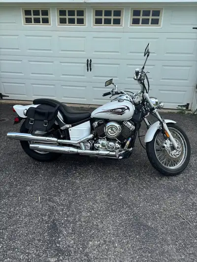 Yamaha 650 V Star Motorcycle with only 1009 original Kms. Nearly new condition. Garage stored and ba...