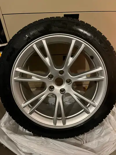 I’m selling a set of 4 OEM Tesla Gemini Rims in excellent condition. Tires may need replacing. Fits...