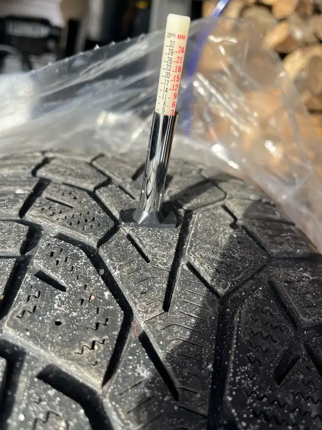 Used General Tire Altimax Artic 12 . 215/65 R17 in Tires & Rims in Ottawa - Image 4