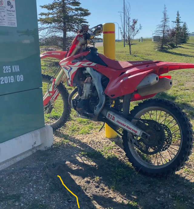 2014 crf 450 r in Dirt Bikes & Motocross in Red Deer