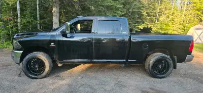 No test drives unless you hand me the full amount! This truck has never been offroaded Before anyone...