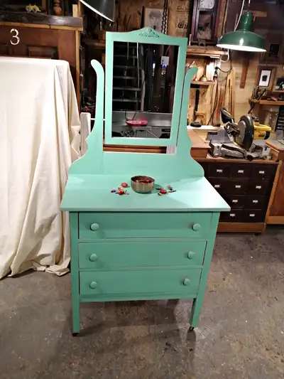 ***LIQUIDATION***Jolie commode ancienne restauré!, View more