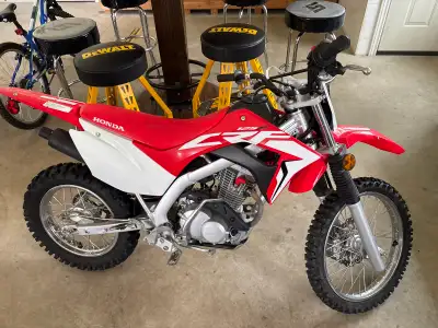 Mint shape 2019 CRF125F dirtbike. New tires, fresh oil change. Upgrading to a larger bike. Owned for...