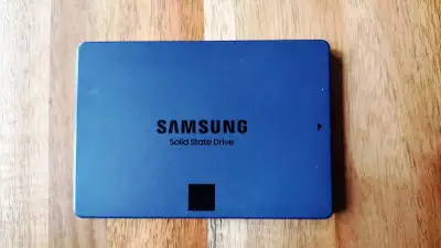 Disque SSD interne 870 QVO 4 TB-TO SATA 2,5 po de Samsung, View more