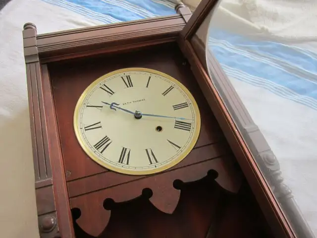 Nice Seth Thomas Queen Anne Wall Clock in Other in Ottawa - Image 8