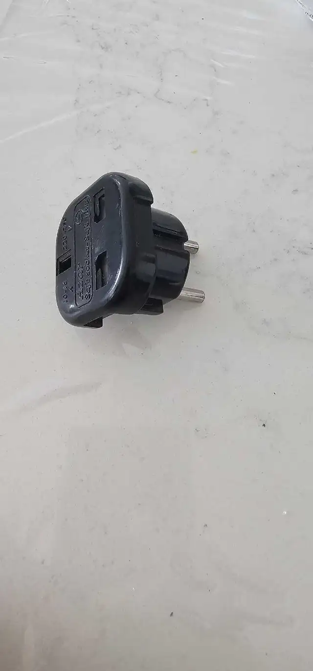 Travel Adapter - British 3 Pin White - UK Standard Plug to Europ in Other in City of Toronto - Image 2