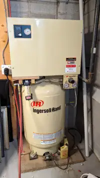 INGERSOLL RAND UP6-5 ROTARY SCREW AIR COMPRESSOR IN MINT COND!