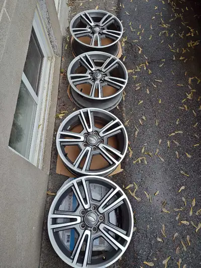 Ford Mustang rims. Can fit a variety of North American style cars. Size: 17x7 Bolt: 5x114.3 (aka 5x4...