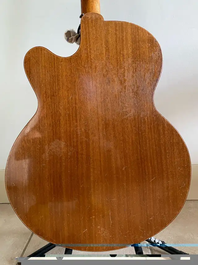 Custom acoustic Guitar by Olivier Breton in Guitars in City of Montréal - Image 4