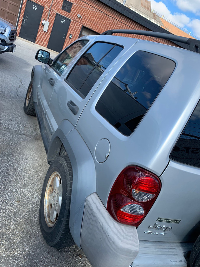 AS IS Jeep liberty 2006  diesel in Cars & Trucks in City of Toronto - Image 3
