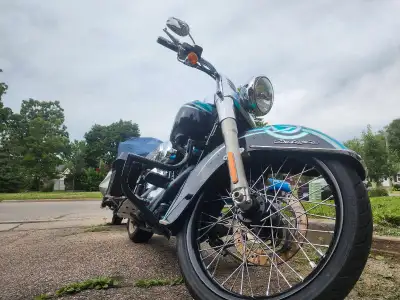 2010 softail deluxe custom paint drag bars 21"front rim hard bags V&H exhaust runs and rides great l...