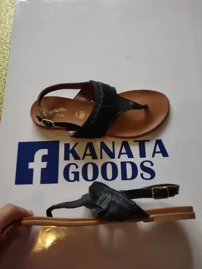 Seychelles Women's shoes size 9. Brand new. Pick up in Kanata near the real canadian superstore. If...