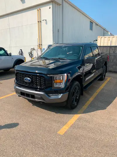 2023 XLT Heritage Edition For Sale, 302A package, beautiful 2 tone blue & silver, and soooo comforta...