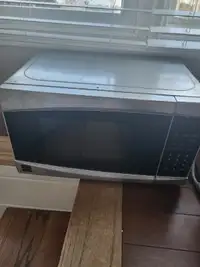Small Kenmore microwave