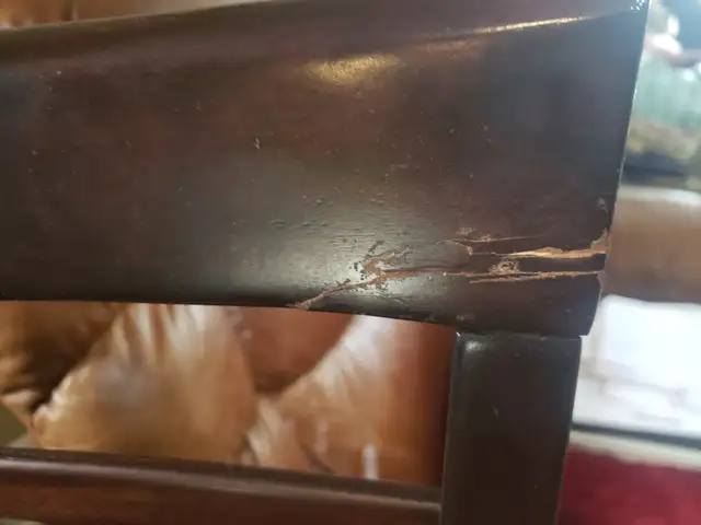 Bar Height Dining Table with 8 stools in Dining Tables & Sets in Calgary - Image 8