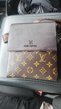 Louis Vuitton messenger crossbody bag 