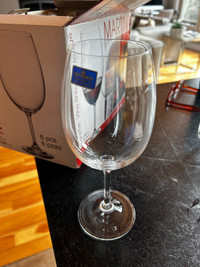 Set of 6 NEW crystal  wine glasses