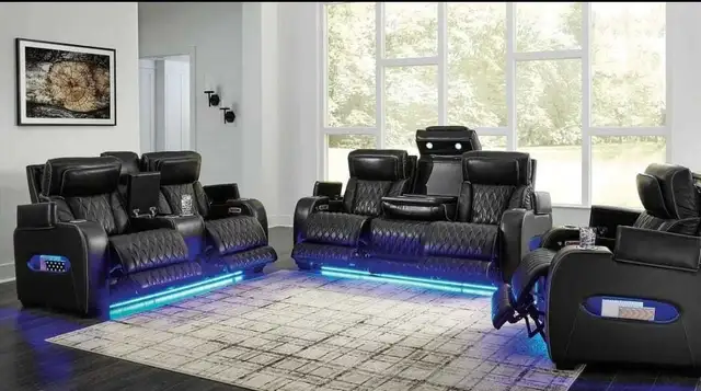 sofa recliner  in Chairs & Recliners in City of Montréal - Image 2