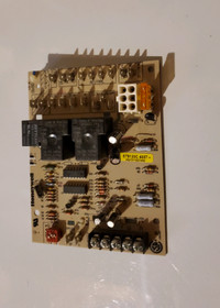 Two Honeywell used Furnace Control Board HQ1011927HW/HQ1012358HW