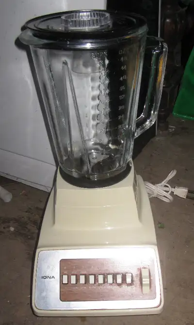 Vintage Iona Blender 7 Speed with Pulse Made in Canada Glass Jar, View more