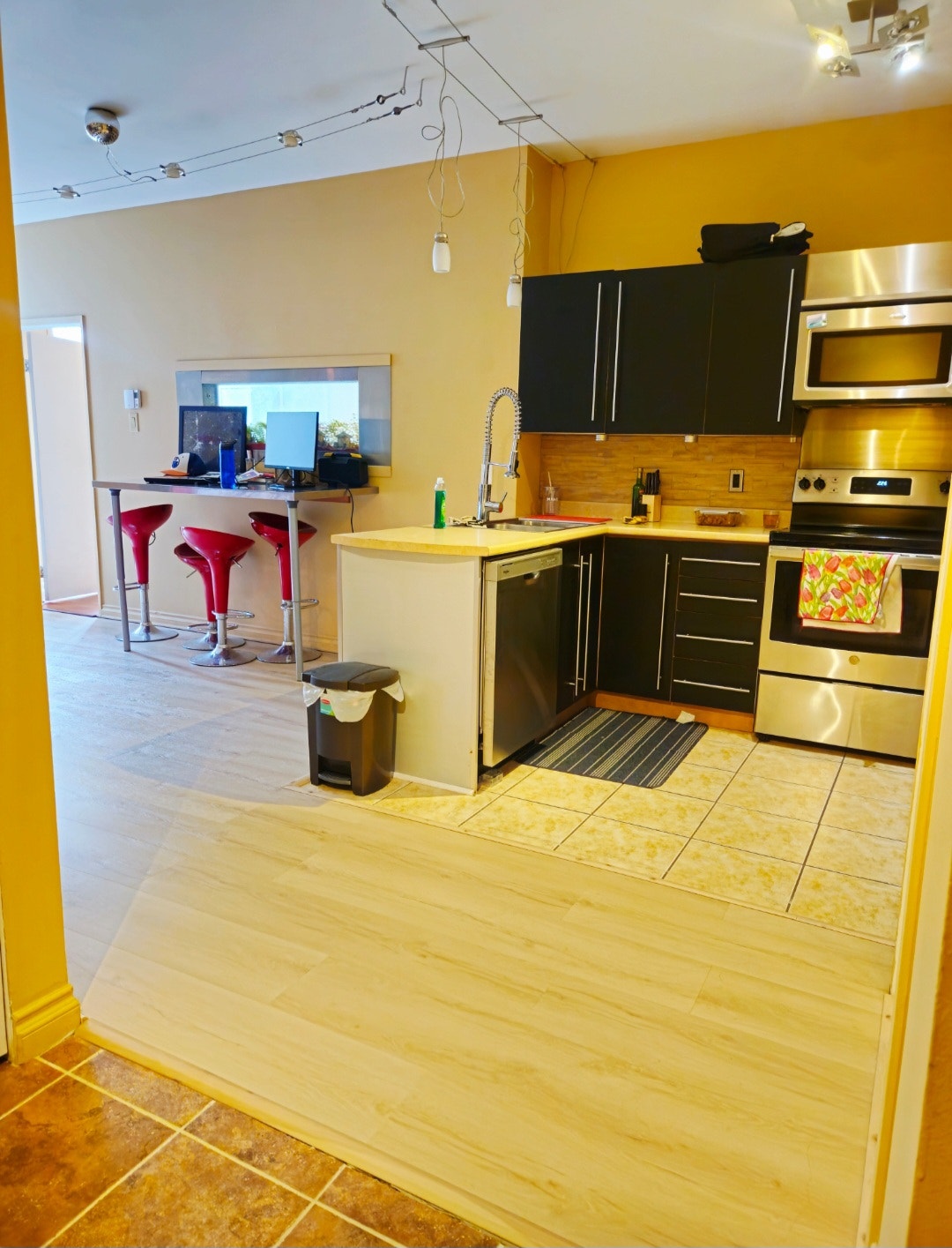 Furnished 1 bedroom, 3 1/2 Ville Marie $1,800 — photo 2