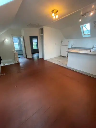 PERFECTLY LOCATED!! Waterloo uptown one-bedroom apartment $1490