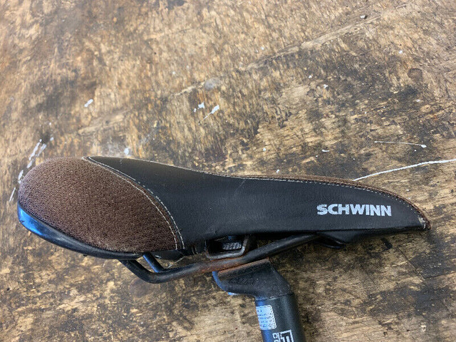 Selle de vélo schwinn dans Châssis et pièces  à Longueuil/Rive Sud