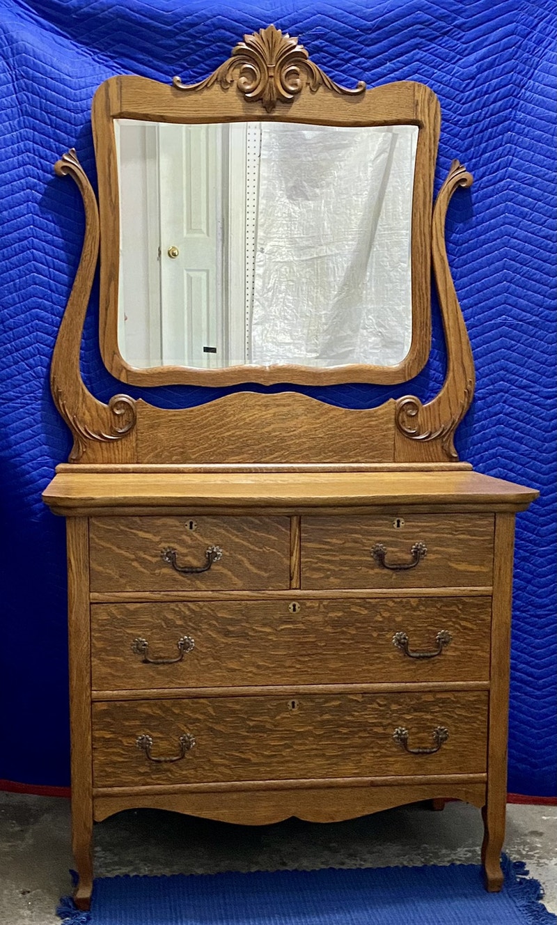 Charming antique oak dresser Dressers & Wardrobes Ottawa Kijiji